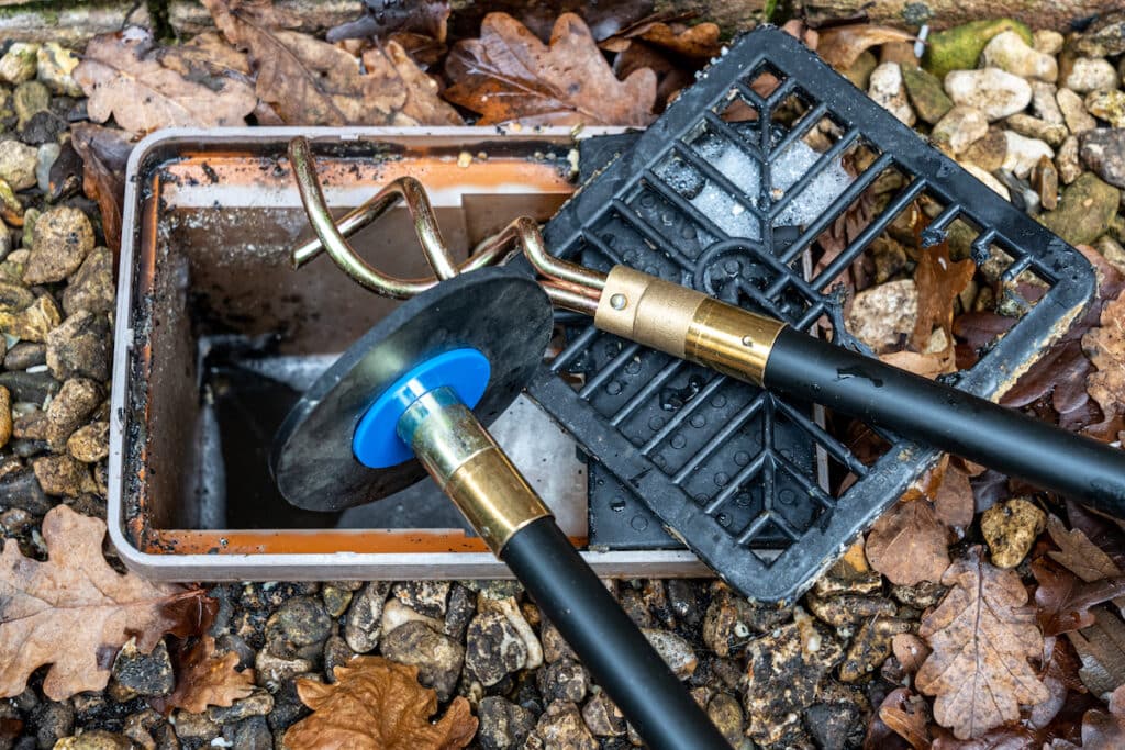 Specialist,Drain,Rods,,a,Plunger,And,Screw,Attachment,Ready,To